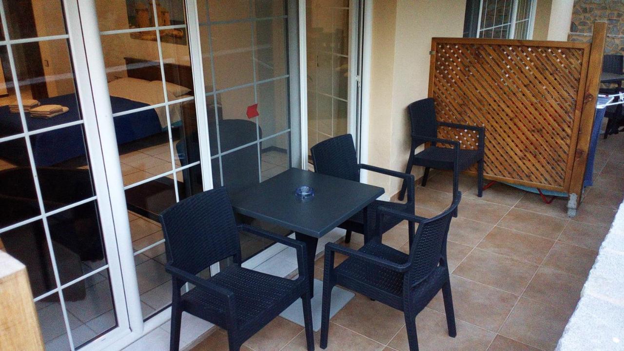 Amimaya Apartments Emporeiós Стая снимка
